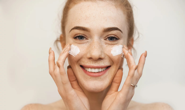 Dermokozmetik Niye Kozmetikten Daha Güçlü ve Güvenlidir?